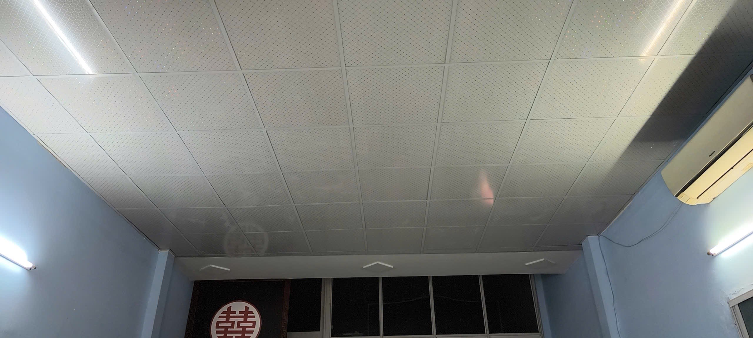 Trần thạch cao thả tấm vuông Vĩnh Tường sau khi thi công xử lý chống thấm keo PU Sika